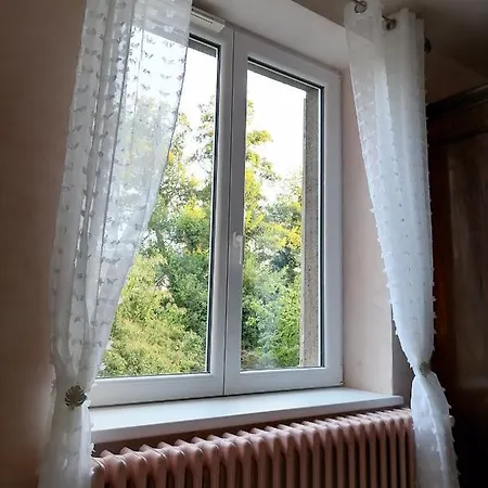 Dom wakacyjny Joli Maison Avec Jardin, A 10mn A Pied Du Centre Historique